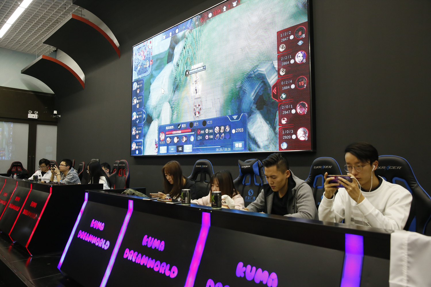【战报】2025LPL春季赛LGD 0-2 RNG，RNG加冕常规赛头名