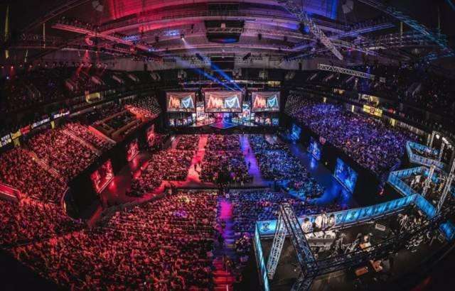 好久不见！Karsa分享与Uzi合照：偶遇Uzi